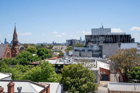Modern 2B Apartment With City Views - Kempsey Accommodation 0