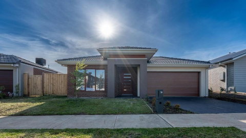 Modern 5bedrooms Clyde Home - Kempsey Accommodation 0