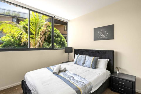 Modern Apt - Free Parking - Convenient Location - Kempsey Accommodation 0