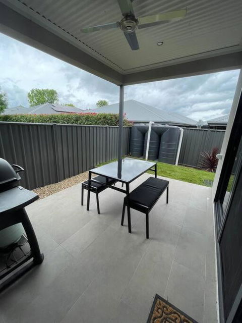 Modern Home Away From Home - Kempsey Accommodation 1
