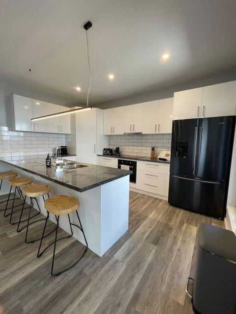 Modern Home Away From Home - Kempsey Accommodation 2