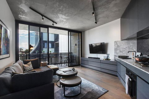 Monochrome And Matte - Sophisticated Loft Living - Kempsey Accommodation 0