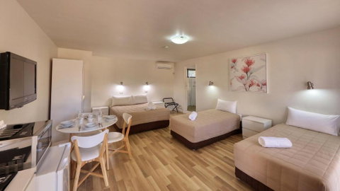 Motel Meneres - Kempsey Accommodation 2