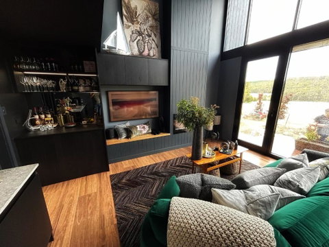 Murdoch + Luxury + Experience - Kempsey Accommodation 1