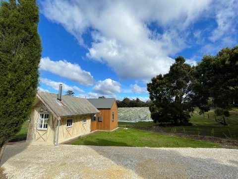 NEST- Luxury Vineyard Accommodation - Kempsey Accommodation 3