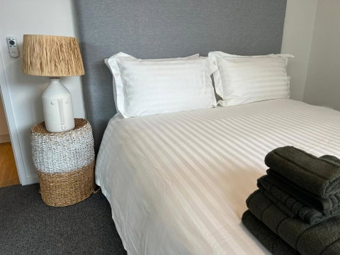 NEW BOUTIQUE 1bd Apt - Kempsey Accommodation 3