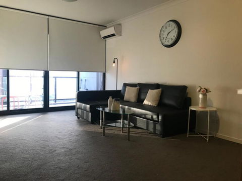 New Luxurious Skyview 2Bedroom Apartment Liverpool - Kempsey Accommodation 3