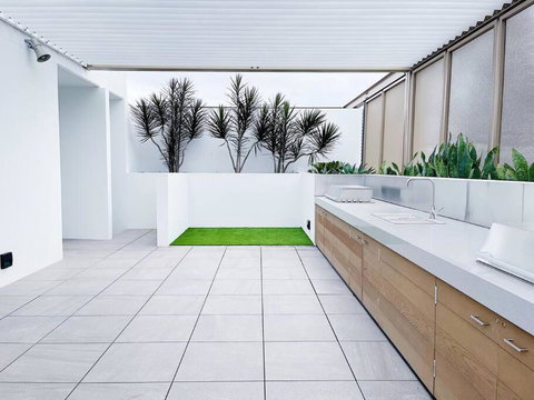 New Modern Apartment Next To Westfield Chermside - Kempsey Accommodation 1
