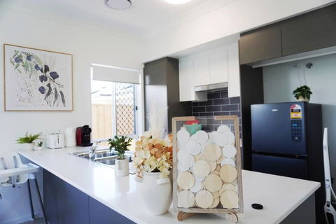 New Utopia 4 Bedrooms House Near Springfield - Kempsey Accommodation 3