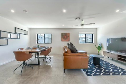 Newly Spacious Top Floor Good View Apartment - Kempsey Accommodation 2
