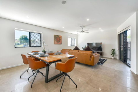Newly Spacious Top Floor Good View Apartment - Kempsey Accommodation 3