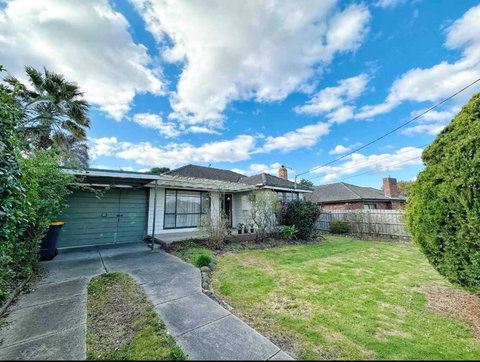 Nice 3 Bedroom House Mt Waverley - Kempsey Accommodation 0