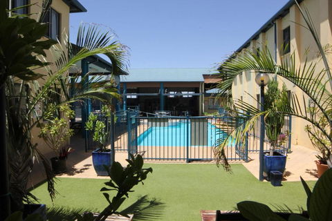 Ningaloo Club Backpackers - Kempsey Accommodation 3