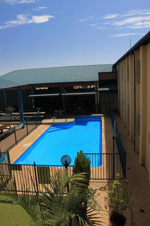 Ningaloo Club Backpackers - Kempsey Accommodation 0