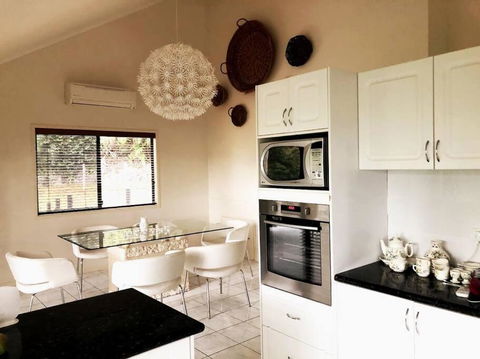 Noosa Hinterland Acreage Close To The Beach - Kempsey Accommodation 3