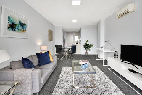 North Sydney Large Two Bedroom MIL2252402 - Kempsey Accommodation 0