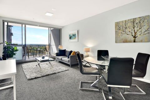 North Sydney Large Two Bedroom MIL2252402 - Kempsey Accommodation 1