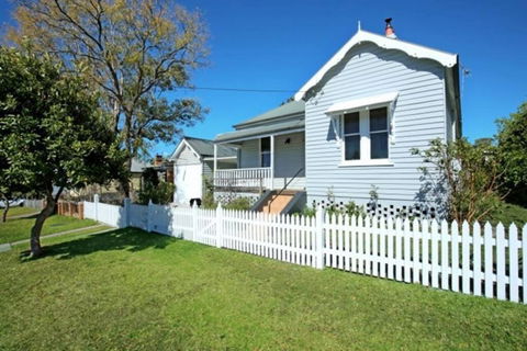 Nowra Beauty - Kempsey Accommodation 0