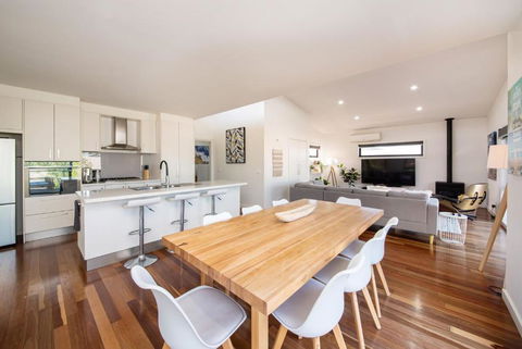 Ocean Grove Sunsets On Driftwood - Kempsey Accommodation 1