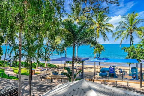 Ocean Outlook - Absolute Beachfront Studio - Kempsey Accommodation 2