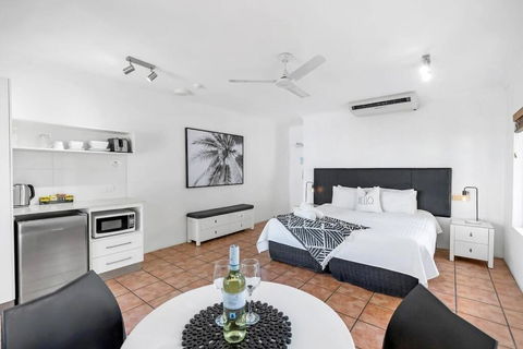 Ocean Outlook - Absolute Beachfront Studio - Kempsey Accommodation 3