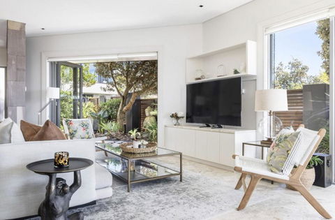 Oceanfront Beach Pad - Kempsey Accommodation 3