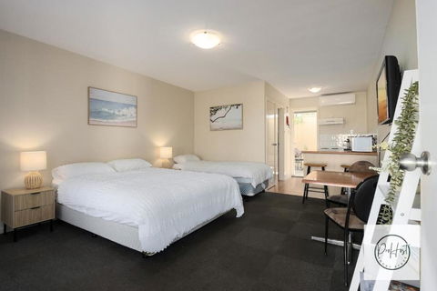 Oceanfront Oasis - Kempsey Accommodation 0