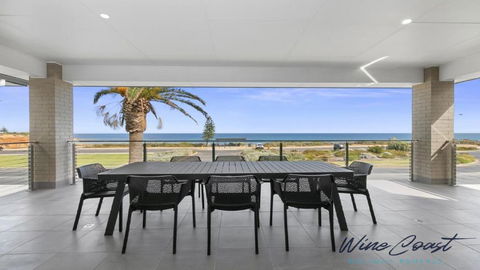 Oceanview Escape By Wine Coast Holidays - Kempsey Accommodation 3