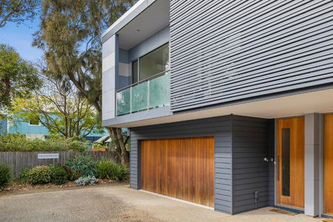 OG- By The Sea, 400m To Beach - Kempsey Accommodation 0