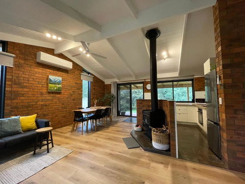On The River, Porepunkah - Bright VIC - Kempsey Accommodation 0