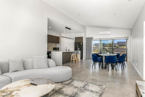 Opulence Cove - Kempsey Accommodation 0