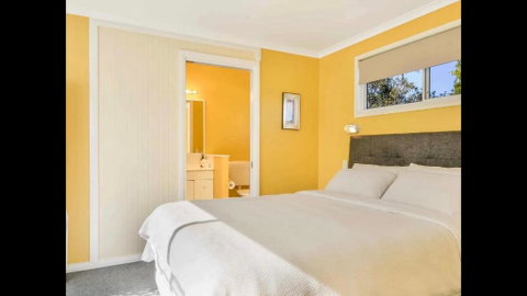 Orange Blossom- Comboyne Mountain Cottages - Kempsey Accommodation 3