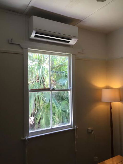 Original Surf Cottage In Heart Of Pottsville Beach - Kempsey Accommodation 3