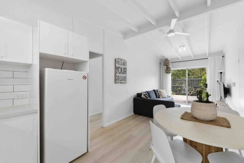 PA2 Stunning Sunshine Beach Apt Pets Welcome - Kempsey Accommodation 1
