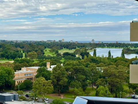 Panoramic View - Albert Park Lake & Shrine Views - Kempsey Accommodation 0