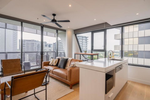 Panoramic View - Albert Park Lake & Shrine Views - Kempsey Accommodation 1