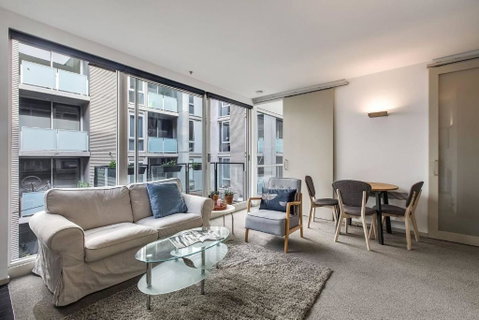 Parade Place - A Central Balcony Stay - Kempsey Accommodation 1
