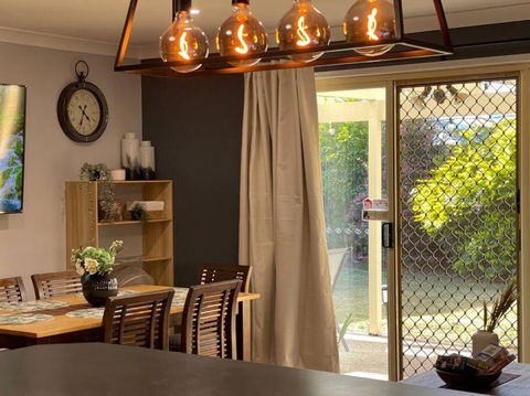 Peaceful Brand New Holiday House In North Lakes - Kempsey Accommodation 3