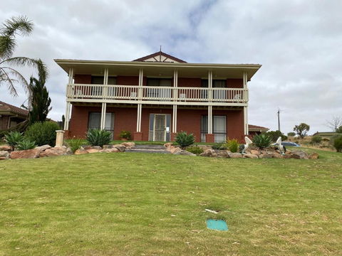 Pelican Retreat - Corporate / Tradie / Family - Kempsey Accommodation 1
