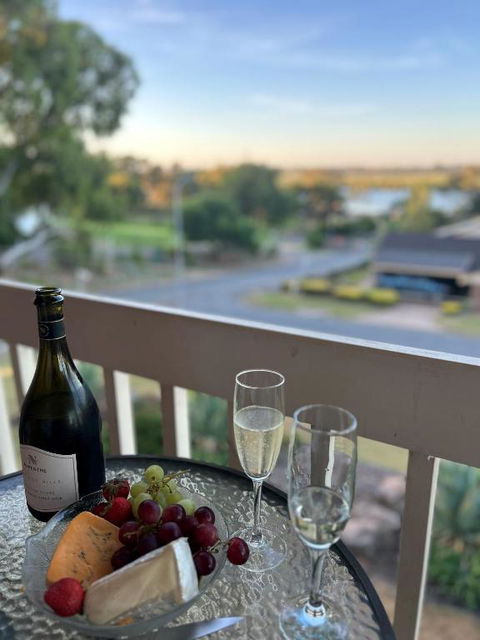Pelican Retreat - Corporate / Tradie / Family - Kempsey Accommodation 3