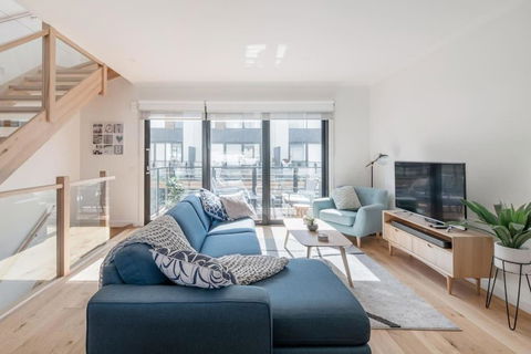 Perfect Port Melbourne Townhouse - Kempsey Accommodation 0