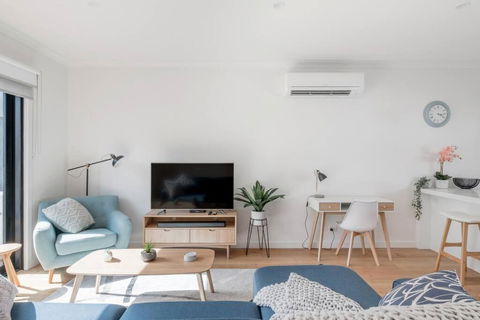 Perfect Port Melbourne Townhouse - Kempsey Accommodation 1