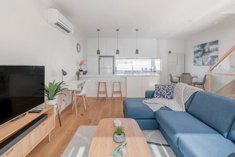 Perfect Port Melbourne Townhouse - Kempsey Accommodation 3