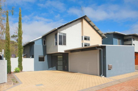PEPPY TREE HOUSE - Kempsey Accommodation 0