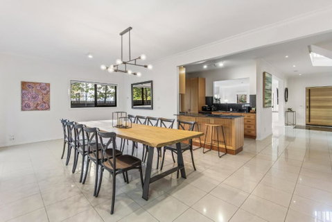 Perfectly Located 4-Bed House In Kensington - Kempsey Accommodation 3