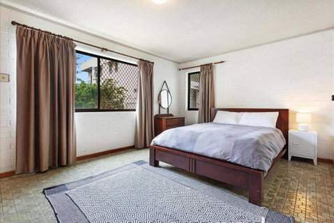 PET FRIENDLY & Super Central Retro Beach Pad! - Kempsey Accommodation 0