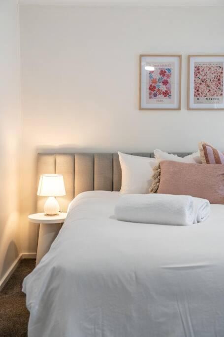 Petal And Bloom - 3BR Family CBD - Kempsey Accommodation 2