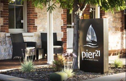 Pier 21 Riverside Apartment Hotel - Kempsey Accommodation 1