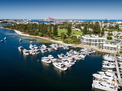 Pier 21 Riverside Apartment Hotel - Kempsey Accommodation 0