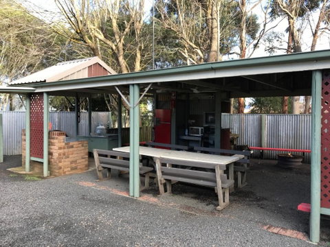 Pinewood Caravan Park - Kempsey Accommodation 0